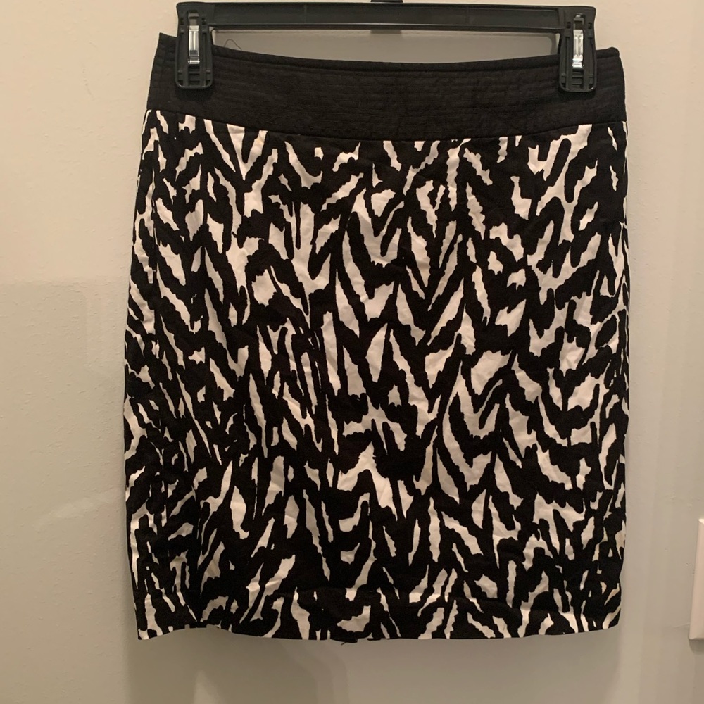 EUC pencil skirt